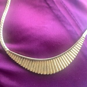 AVON CLEOPATRA VINTAGE FAN SAIL BAR NECKLACE GOLDEN TONE VICTORIAN ESTATE RETRO